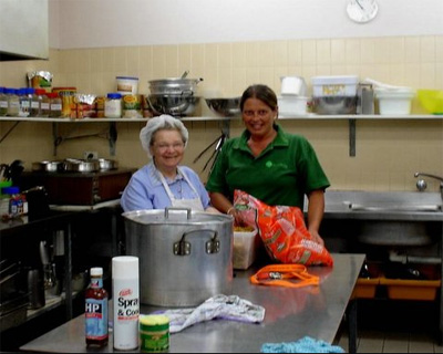 Sr Anne Marie helping prepare meals for the homeless at St Pat's Care Centre, Fremantle