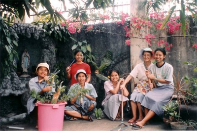 Sr Bernadette with novices in the Philippines (cf March Newsletter)