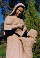 Sculpture of Emilie with children